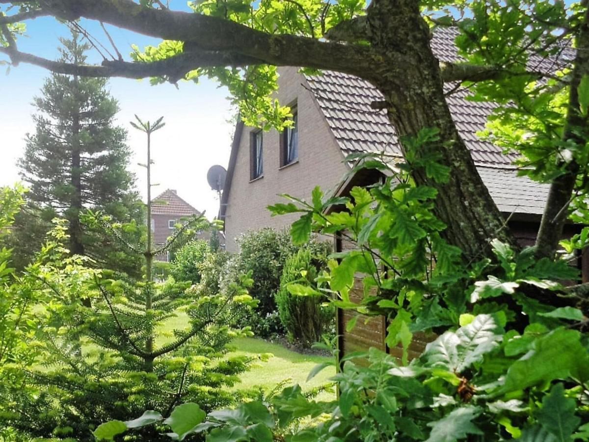 Ferienhaus Mit Grossem Garten In Neßmersiel Exterior foto